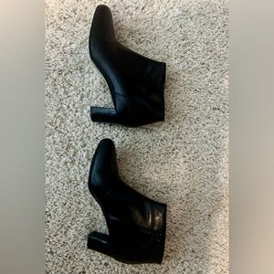Cole Haan Black Leather Ankle Boots Size 8B